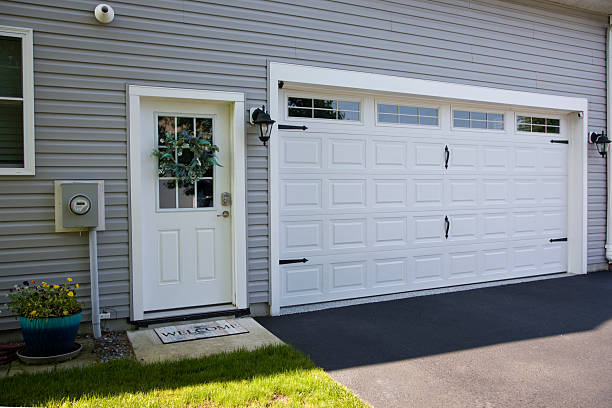 24/7 Emergency Garage Door Panel Replacement experts in Runge, TX